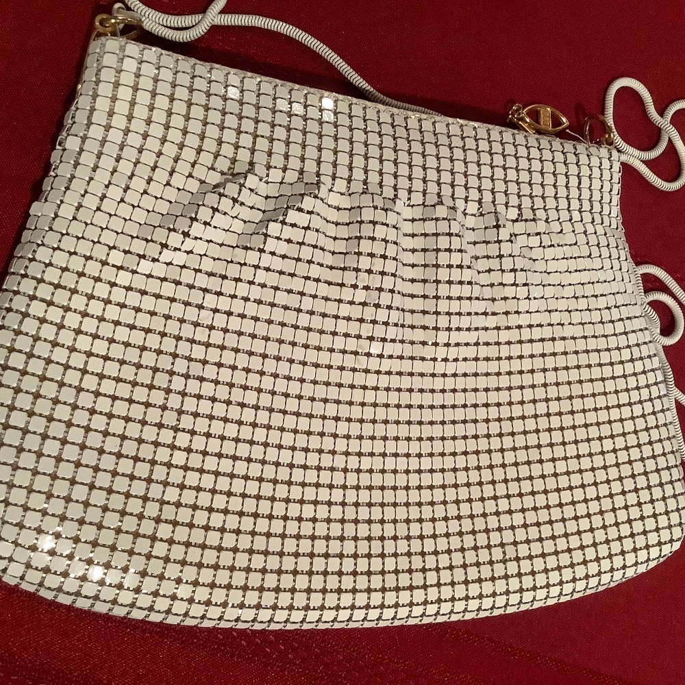 NWOT Sparkly white metal evening shoulder bag